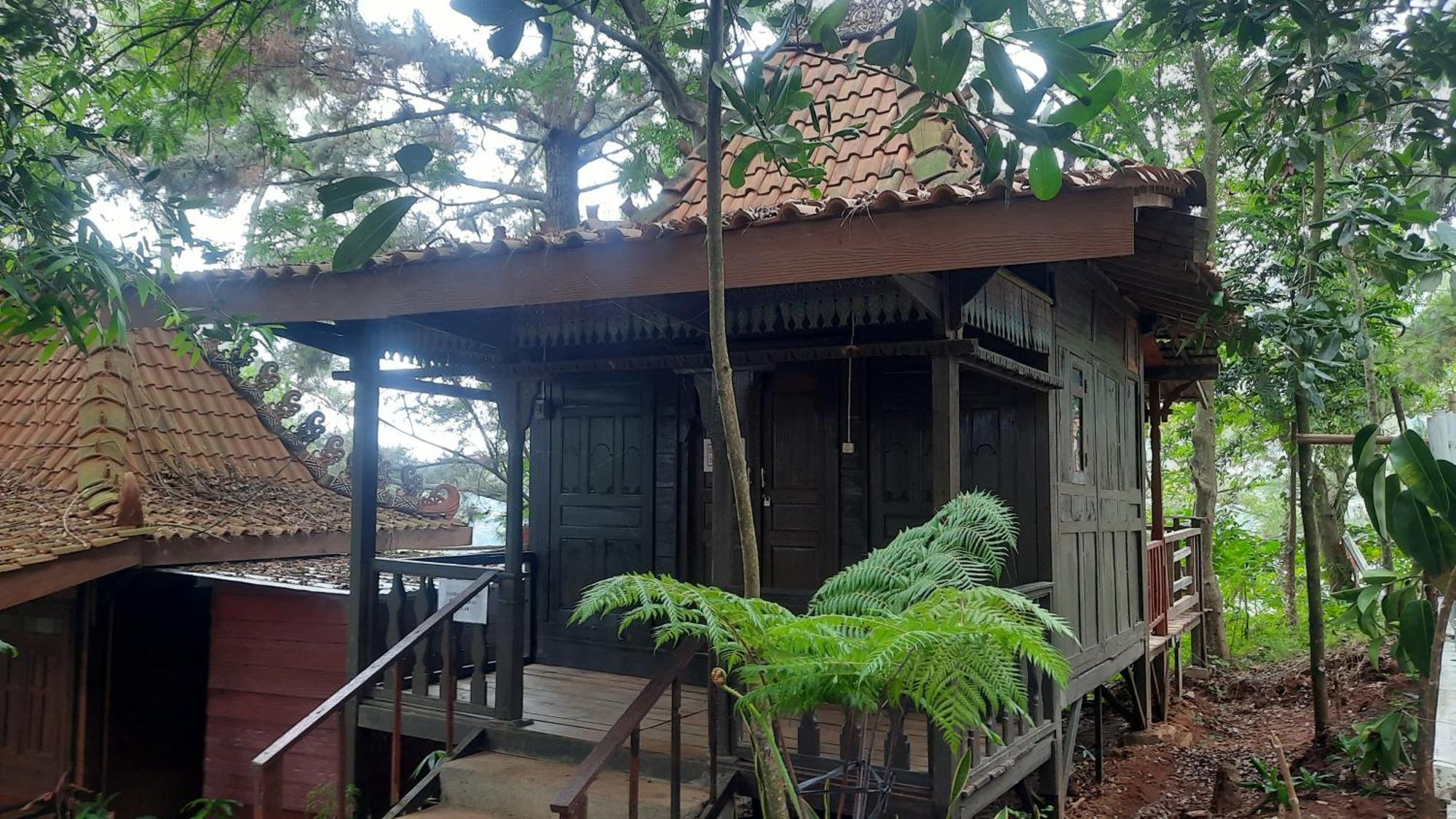 Pijar Resort Powered By Cocotel Kudus Exterior photo